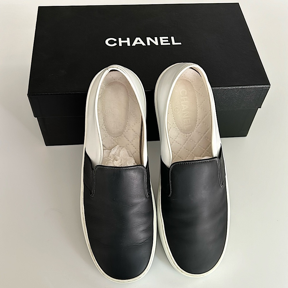 Authentic CHANEL Men’s Sneaker.